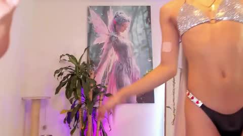 aquariaafairy_ online show from 11-16-25, 02:50