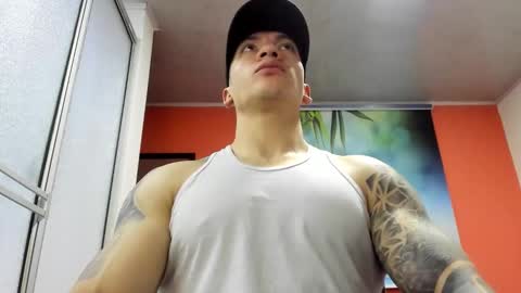 Snapshot of aquiles_51 chatting on 02-08-26, 02:31 Jonathan online show from 02-08-26, 02:31