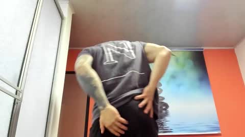 Snapshot of aquiles_51 chatting on 02-09-26, 08:13 Jonathan online show from 02-09-26, 08:13