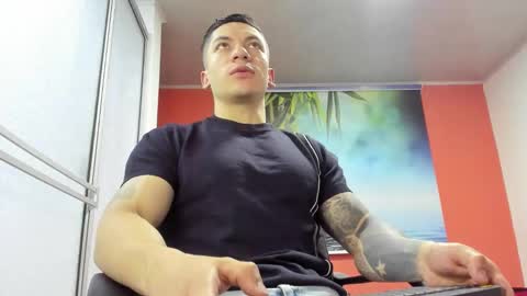 Snapshot of aquiles_51 chatting on 02-26-26, 02:16 Jonathan online show from 02-26-26, 02:16