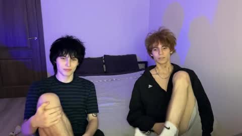 Snapshot of ar1zze chatting on 04-03-26, 07:45 zik and kris online show from 04-03-26, 07:45