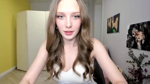 Lina online show from 10-06-25, 10:45