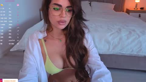 IsaBella online show from 11-06-25, 08:59