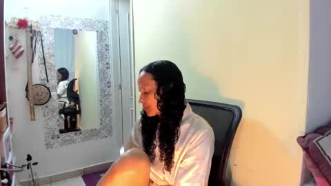 Nadia Cyel online show from 12-17-25, 09:10