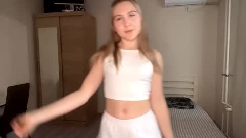 Emi online show from 11-10-25, 12:04