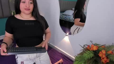 aradia_kiss online show from 09-27-25, 08:14