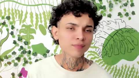 Snapshot of arceluuz chatting on 12-27-24, 03:53 Arceluz online show from 12-27-24, 03:53