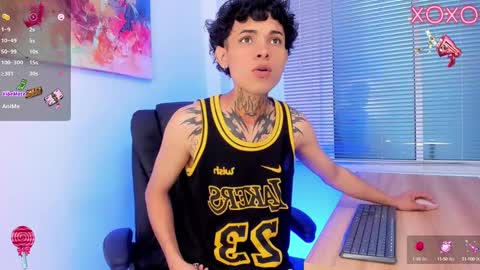 Snapshot of arceluuz chatting on 02-26-25, 02:25 Arceluz online show from 02-26-25, 02:25