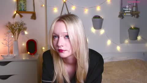 Jenny online show from 09-28-25, 07:36