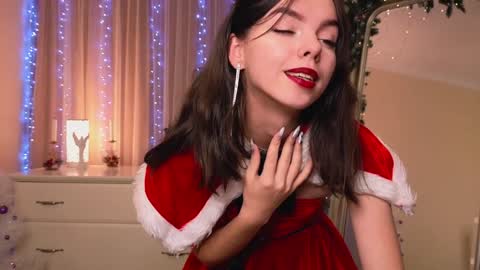 My name is Kelly online show from 12-22-24, 07:31