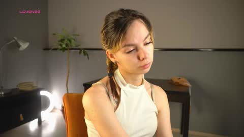 My name is Kelly online show from 10-04-25, 02:26