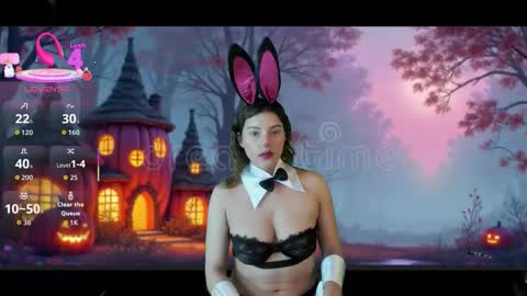 Snapshot of arenne___ chatting on 10-30-25, 08:42 Arenne online show from 10-30-25, 08:42