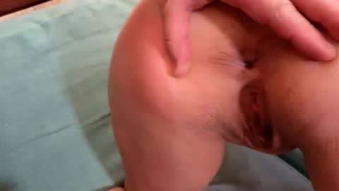 Snapshot of areolasky chatting on 02-12-26, 02:50 Areola Sky online show from 02-12-26, 02:50