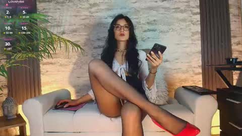 Snapshot of aretha_hose chatting on 10-10-25, 01:04 Aleja online show from 10-10-25, 01:04