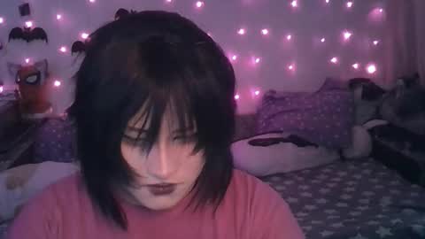 Snapshot of ari_corn chatting on 12-23-24, 11:36 Ahri online show from 12-23-24, 11:36