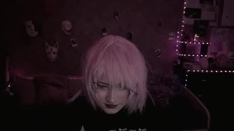 Snapshot of ari_corn chatting on 09-12-25, 04:07 Ahri online show from 09-12-25, 04:07