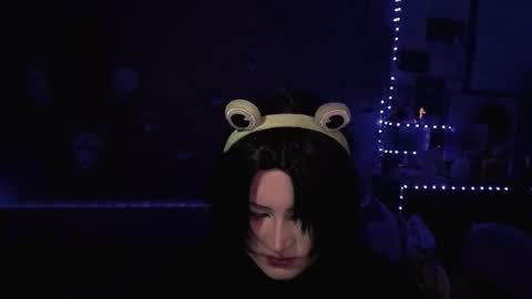 Snapshot of ari_corn chatting on 09-28-25, 06:13 Ahri online show from 09-28-25, 06:13