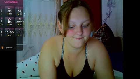 Snapshot of aria__dark chatting on 09-22-25, 09:06 Aria online show from 09-22-25, 09:06