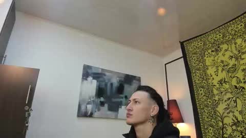 aria y orien  online show from 10-19-25, 10:49