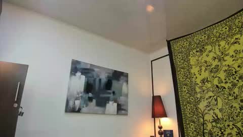 aria y orien  online show from 10-20-25, 10:59