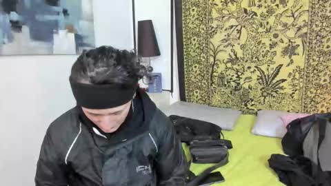 aria y orien  online show from 12-18-25, 11:05