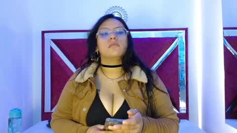 Snapshot of aria_cloud69 chatting on 10-29-25, 12:18 aRIA online show from 10-29-25, 12:18