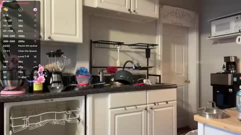 Aria Fields online show from 10-31-25, 05:47