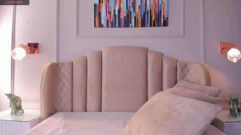 Aria  online show from 01-22-25, 02:48