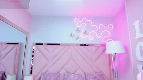 Aria Jones online show from 10-04-25, 01:53