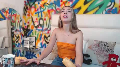 Snapshot of aria_martiin chatting on 11-16-25, 01:39 aria online show from 11-16-25, 01:39