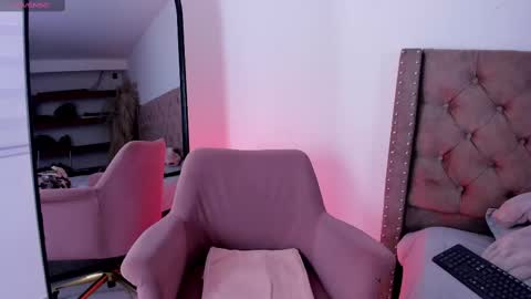 Snapshot of aria_sweetling chatting on 10-01-25, 12:33 Ari online show from 10-01-25, 12:33