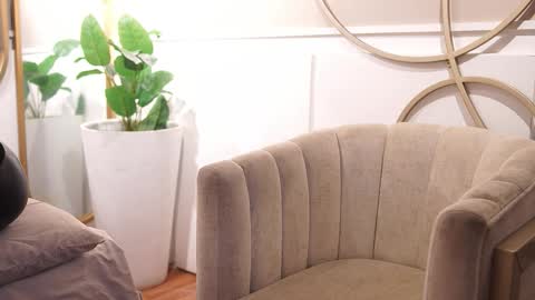 Ariaa online show from 11-28-25, 01:03