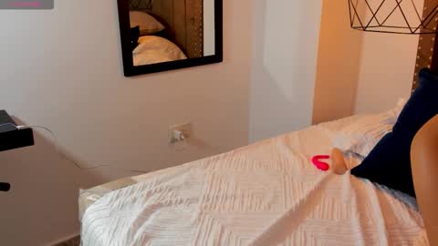 Snapshot of ariadelune7 chatting on 01-07-26, 09:39 ariadelune7 online show from 01-07-26, 09:39