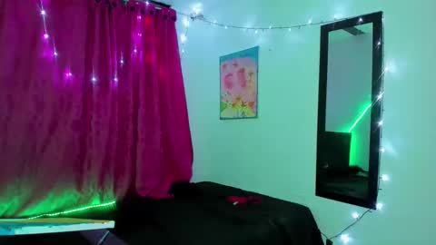 Snapshot of ariadna_4 chatting on 03-10-25, 08:04 ariadna_4 online show from 03-10-25, 08:04