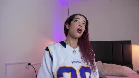 Snapshot of ariadnaaa_ chatting on 11-09-25, 03:38 Ariadna online show from 11-09-25, 03:38