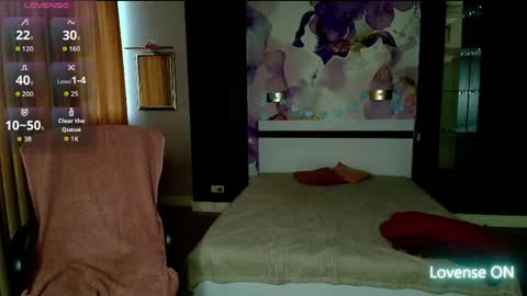 Snapshot of ariagrays chatting on 03-30-26, 12:17 AriaGray online show from 03-30-26, 12:17