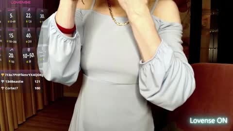 Snapshot of ariagrays chatting on 04-07-26, 01:39 AriaGray online show from 04-07-26, 01:39