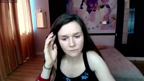 Snapshot of ariagrays chatting on 04-15-26, 12:01 AriaGray online show from 04-15-26, 12:01