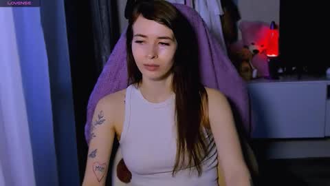 Ari online show from 10-20-25, 05:19