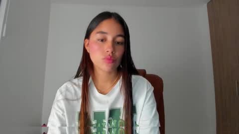 Aria Montgomery online show from 10-27-25, 03:32