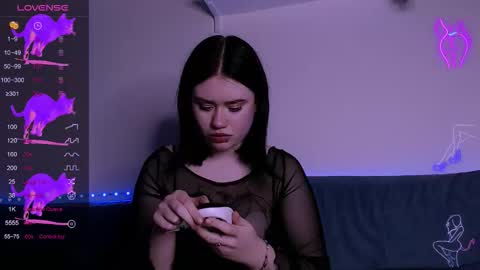 Snapshot of ariamorgan_ chatting on 10-21-25, 03:24 Aria online show from 10-21-25, 03:24