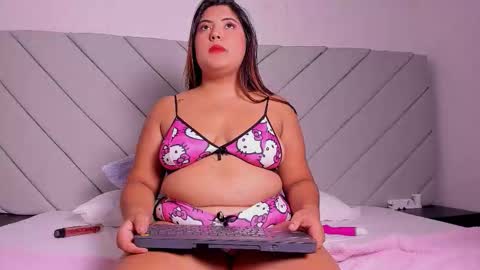 Snapshot of ariana_cossio chatting on 10-15-25, 02:44 ARIANA online show from 10-15-25, 02:44