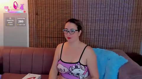 Ariana Cruz online show from 11-16-25, 12:44