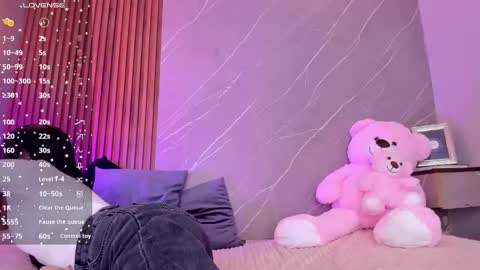 Ariana online show from 09-15-25, 12:38