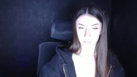 Snapshot of ariana_muur chatting on 10-08-25, 06:44 Ariana online show from 10-08-25, 06:44