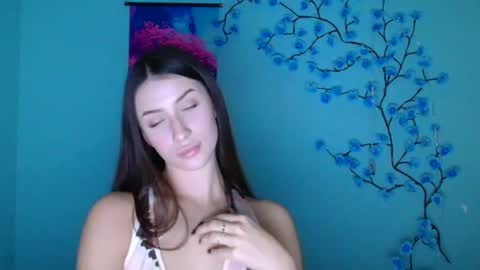 Snapshot of ariana_muur chatting on 11-19-25, 12:27 Ariana online show from 11-19-25, 12:27