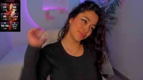 Ariana  online show from 10-31-25, 01:34