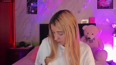 Ariana  online show from 09-29-25, 11:04