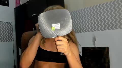 ARIANA SALAZAR online show from 01-02-25, 05:57