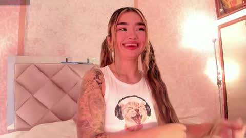 Ari online show from 10-15-25, 03:39